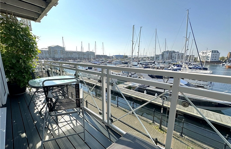 2 bedroom apartment for sale - Malden Reach, Phoenix Drive, Eastbourne, East Sussex, BN23