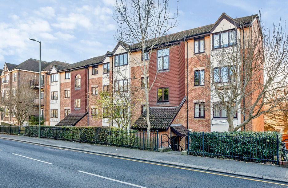 1 bedroom apartment for sale - Cromwell Place, 144-146 Station Road, Redhill, Surrey, RH1 - Property View 1