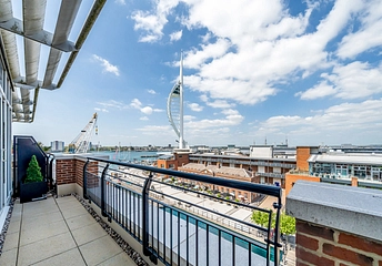 1 bedroom apartment for sale - The Canalside, Gunwharf Quays, Portsmouth, Hampshire, PO1 - Property View 1