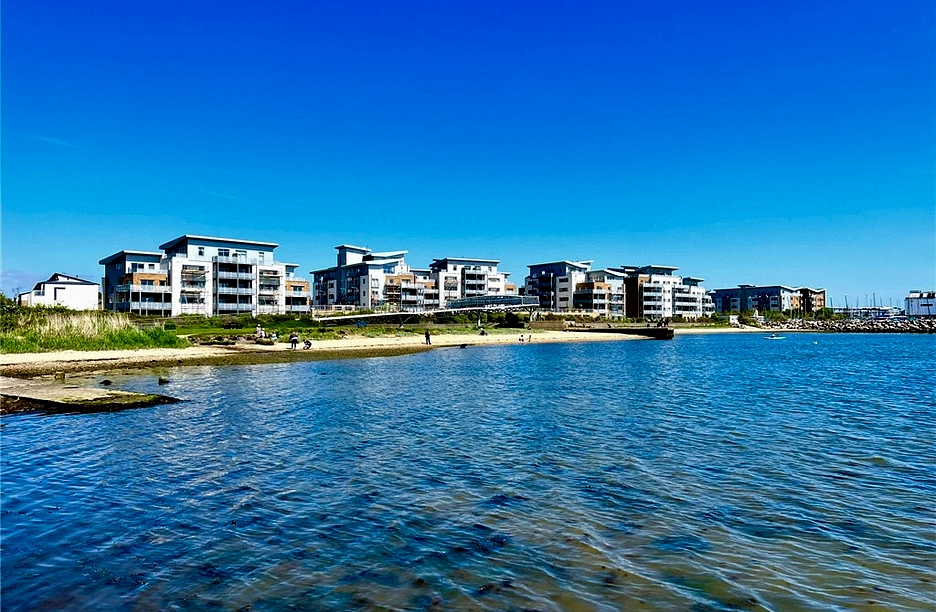 2 bedroom apartment for sale - Stone Close, Poole, Dorset, BH15 - Property View 1