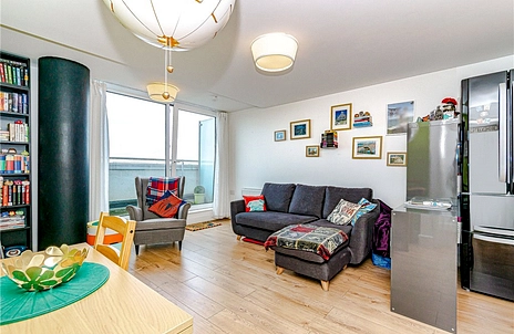 1 bedroom apartment for sale - Jubilee House, Station Approach, Epsom, Surrey, KT19 - Property View 2