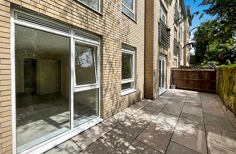 2 bedroom apartment for sale - Station Avenue, Southend-on-Sea, Essex, SS2 - Property View 3