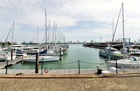 2 bedroom apartment for sale - Salt Meat Lane, Gosport, Hampshire, PO12 - Property View 2