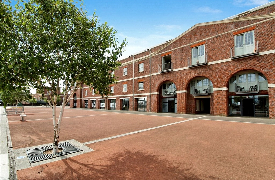 2 bedroom apartment for sale - Salt Meat Lane, Gosport, Hampshire, PO12 - Property View 1