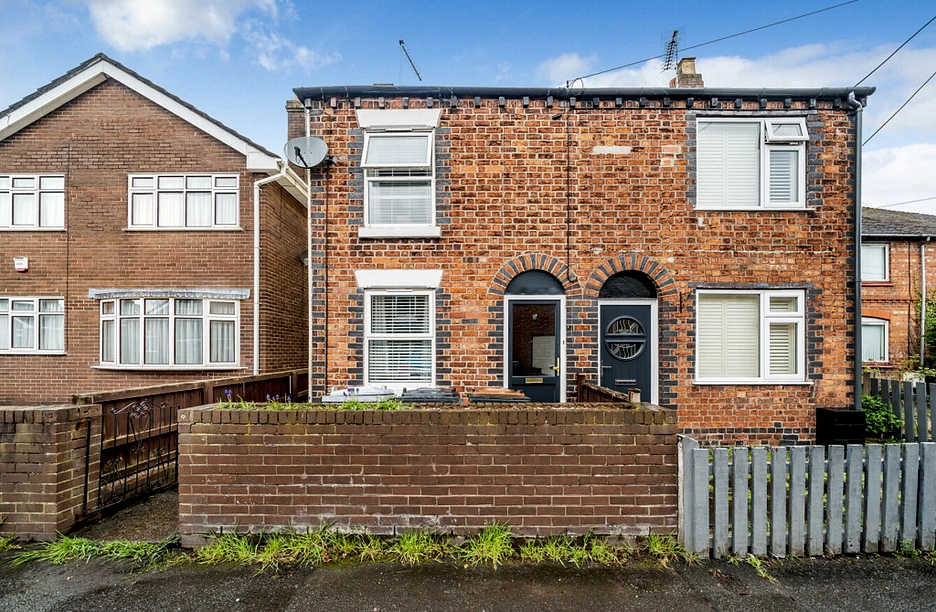 2 bedroom house for sale - Osborne Grove, Shavington, Crewe, Cheshire, CW2 - Property View 1