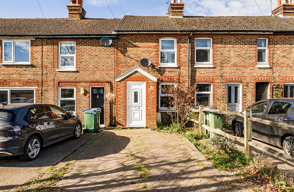 2 bedroom house for sale - Crawley Road, Horsham, West Sussex, RH12 - Property View 1