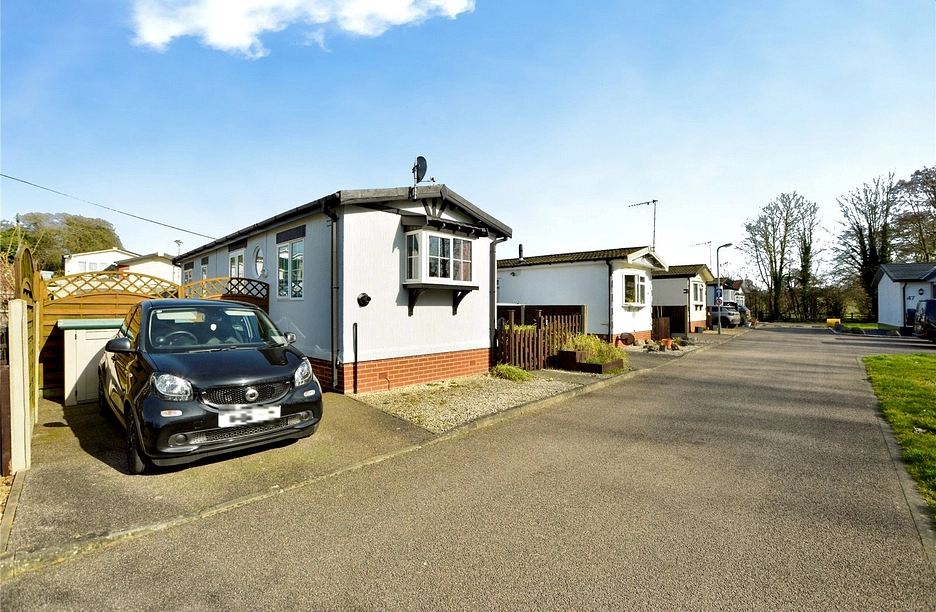 1 bedroom mobile home for sale - Gosfield Lake Park, Church Road, Gosfield, Halstead, CO9 - Property View 1