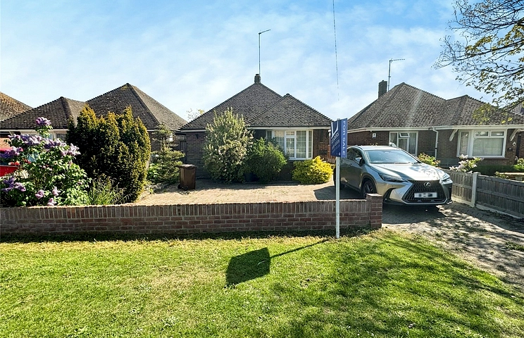 3 bedroom bungalow for sale - St. Johns Road, Clacton-on-Sea, Essex, CO16