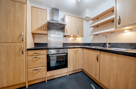 2 bedroom apartment for sale - St. Matthews Gardens, Cambridge, Cambridgeshire, CB1 - Property View 3