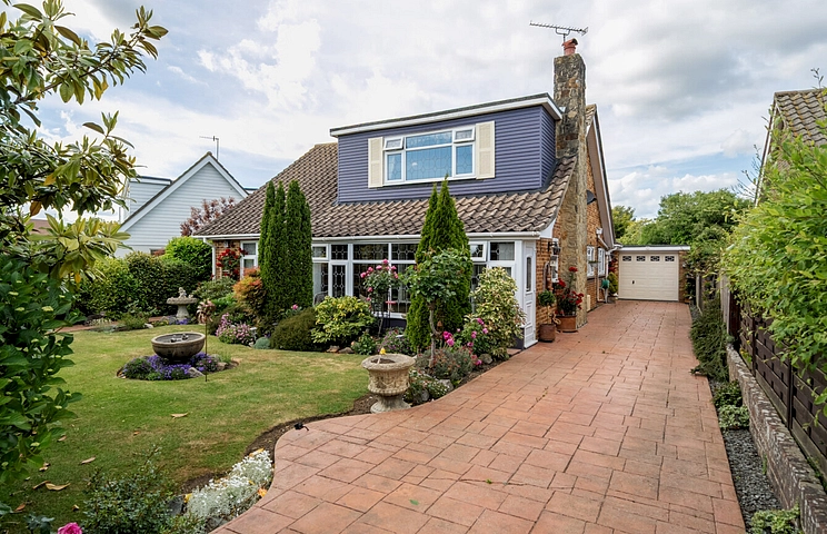 3 bedroom house for sale - Apple Grove, Bognor Regis, West Sussex, PO21