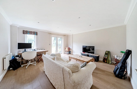 2 bedroom apartment for sale - Cumbria Court, Windermere Way, Reigate, Surrey, RH2 - Property View 3