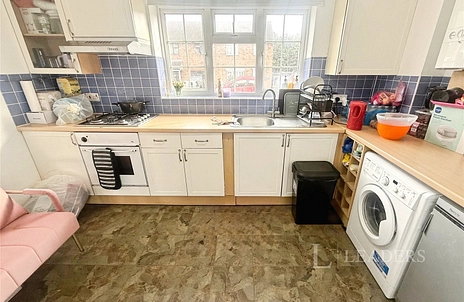 2 bedroom house for sale - Barnston Close, Luton, Bedfordshire, LU2 - Property View 3