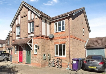 3 bedroom house for sale - Serpentine Close, Stevenage, Hertfordshire, SG1 - Property View 1