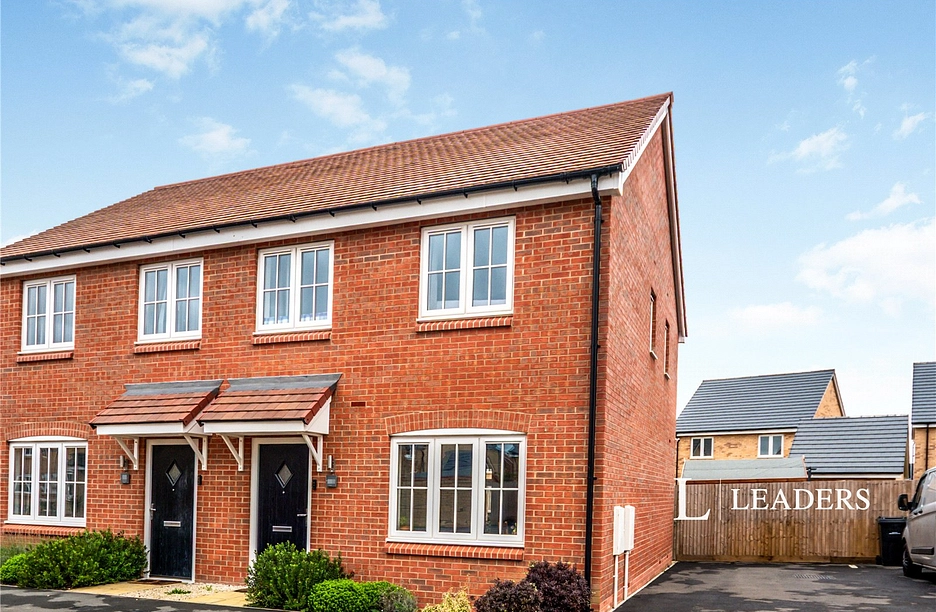 3 bedroom house to rent - Wallis Avenue, Shortstown, MK42 - Property View 1