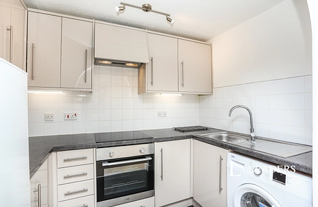 2 bedroom apartment to rent - Albemarle Park, Albemarle Road, Beckenham, BR3 - Property View 3