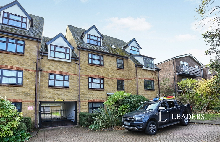 2 bedroom apartment to rent - Albemarle Park, Albemarle Road, Beckenham, BR3