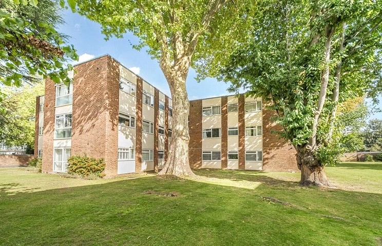 2 bedroom apartment to rent - Silverwood Close, BR3