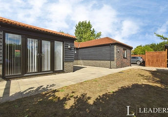 3 bed bungalow for rent in Eastfield Stables, May Walk, Elsenham Road, Stansted, CM24