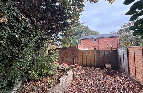 2 bedroom maisonette to rent - Rutland Way, Southampton, Hampshire, SO18 - Property View 2