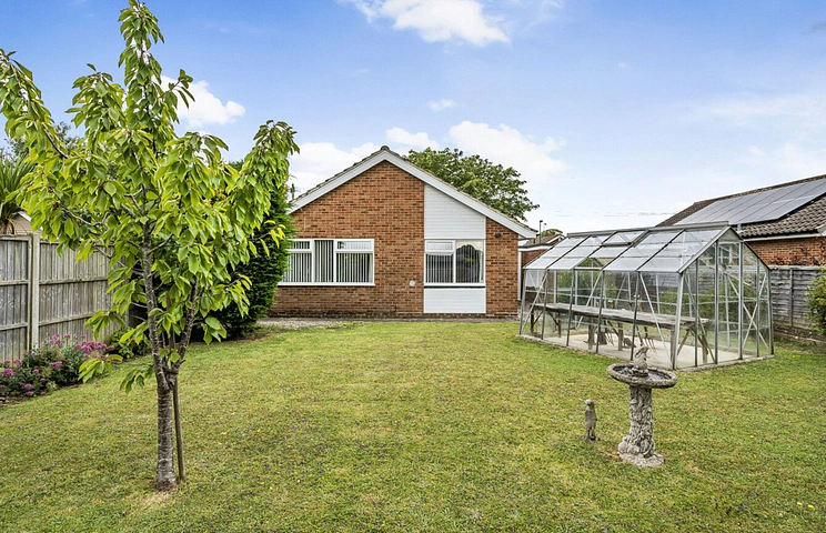 2 bedroom bungalow for sale - Regents Way, Bognor Regis, West Sussex, PO21