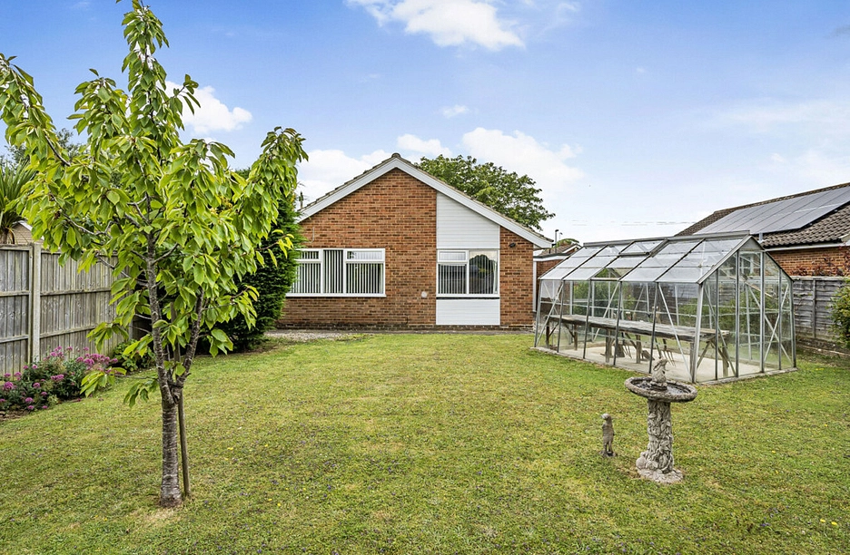 2 bedroom bungalow for sale - Regents Way, Bognor Regis, West Sussex, PO21 - Property View 1