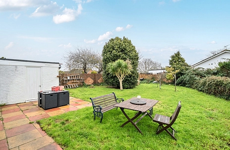 2 bedroom bungalow for sale - Highcroft Crescent, Bognor Regis, West Sussex, PO22 - Property View 3