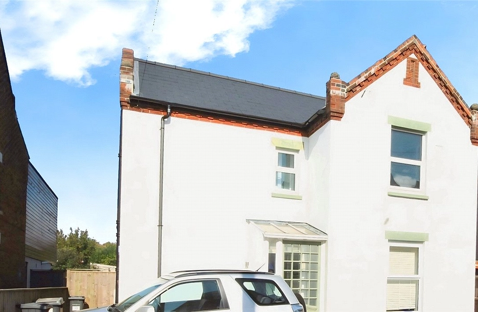 apartment to rent - Stourfield Road, Bournemouth, Dorset, BH5 - Property View 1