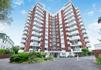 3 bed flat/apartment for rent in Russell Cotes Road, Bournemouth, Dorset, BH1