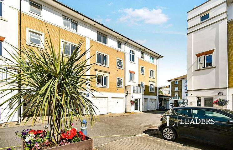 2 bedroom apartment to rent - Sovereign Court, The Strand, Brighton, BN2