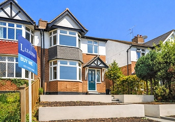 3 bedroom house for sale - Oak Tree Gardens, Bromley, BR1 - Property View 1