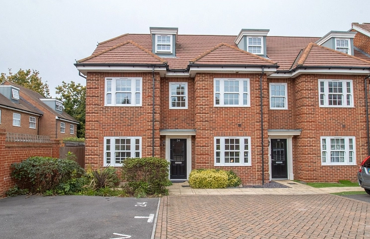 4 bedroom house to rent - Century Way, Beckenham, BR3