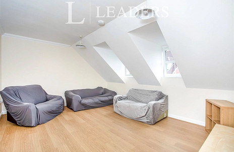 3 bedroom apartment to rent - The Old Maltings, Station Terrace, MK18 - Property View 2