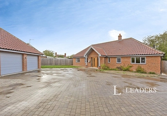 4 bed bungalow for rent in Kingshall Street, Rougham, Bury St. Edmunds, IP30
