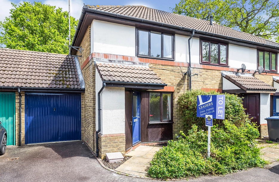 2 bedroom house to rent - Mayhouse Road, Burgess Hill, West Sussex, RH15 - Property View 1