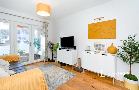 2 bedroom apartment to rent - Victoria Road, Burgess Hill, West Sussex, RH15 - Property View 2