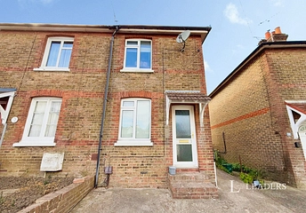 2 bedroom house to rent - Junction Road, Burgess Hill, West Sussex, RH15 - Property View 1
