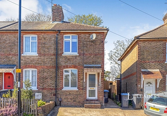 2 bedroom house to rent - Junction Road, Burgess Hill, West Sussex, RH15 - Property View 1