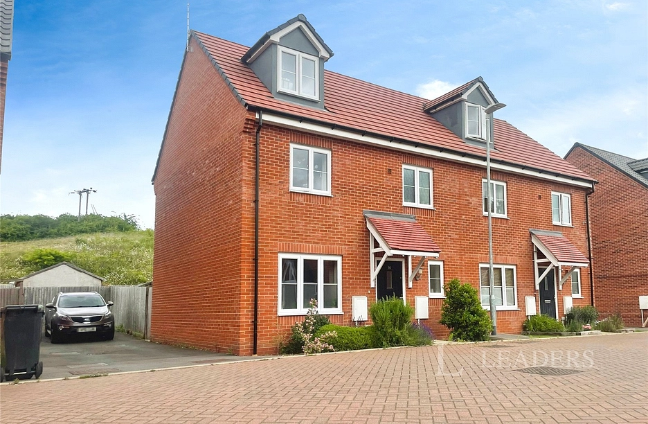 4 bedroom house for sale - Mapletoft Avenue, Saffron Walden, Essex, CB10 - Property View 1