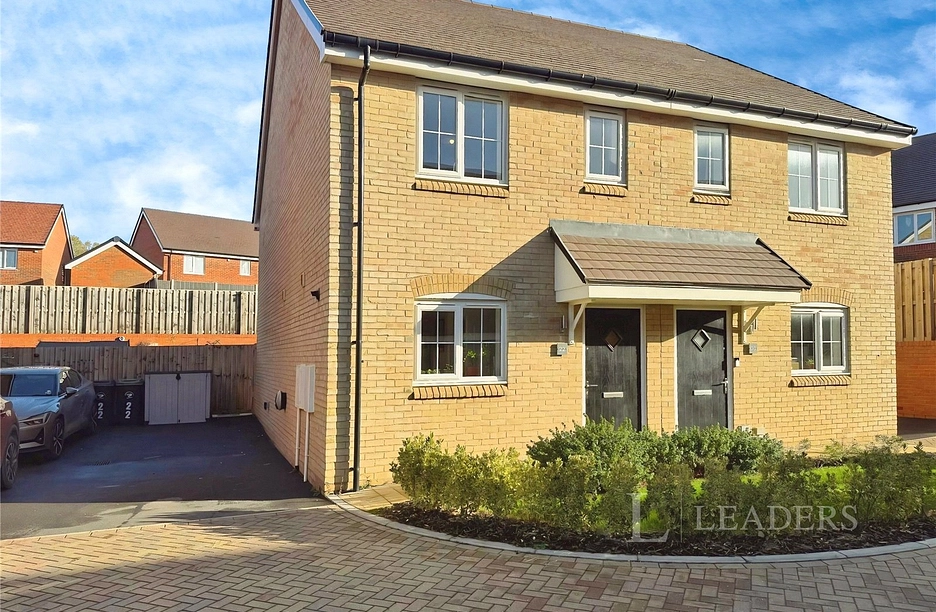2 bedroom house for sale - Basil Way, Saffron Walden, Essex, CB11 - Property View 1