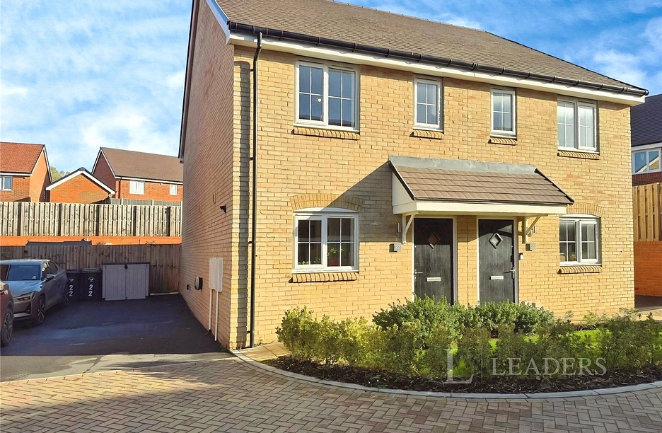 2 bedroom house for sale - Basil Way, Saffron Walden, Essex, CB11 - Property View 1