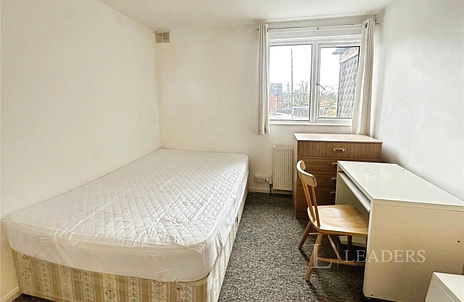 house to rent - Crowland Way, Cambridge, Cambridgeshire, CB4 - Property View 3