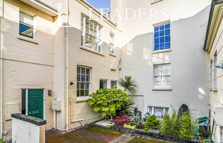 3 bedroom house to rent - Montpellier House, Suffolk Square, Cheltenham, GL50