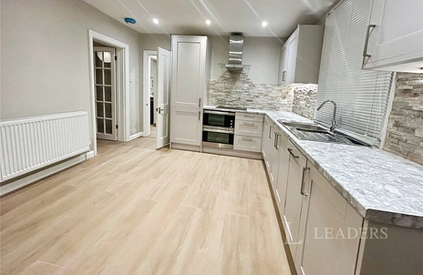 2 bedroom apartment to rent - Hewlett Place, Cheltenham, Gloucestershire, GL52 - Property View 2