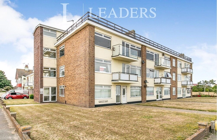 2 bedroom apartment to rent - Gunfleet Court, Marine Parade East, CO15