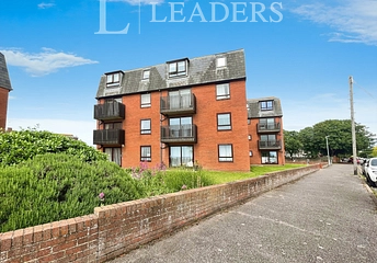 2 bed flat/apartment for rent in Ambleside Court, Marine Parade East, Clacton-on-Sea, CO15