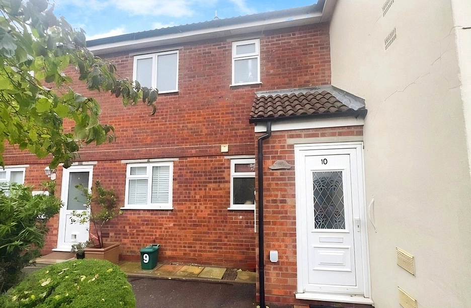 2 bedroom maisonette for sale - Queens Mews, High Street, West Mersea, Colchester, CO5 - Property View 1