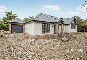 3 bedroom bungalow to rent - Boxted Road, Mile End, Colchester, Essex, CO4 - Property View 1