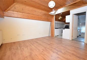 2 bed flat/apartment for rent in Church Walk, Colchester, Essex, CO1