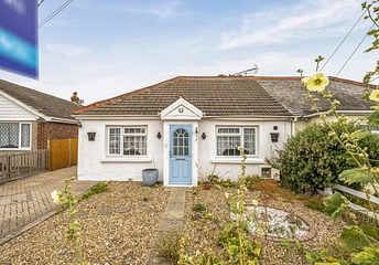 2 bedroom bungalow for sale - Holland Road, Little Clacton, Clacton-on-Sea, Essex, CO16 - Property View 1