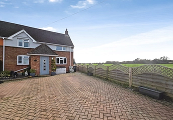 3 bedroom house for sale - Harwich Road, Little Clacton, Clacton-on-Sea, Essex, CO16 - Property View 1